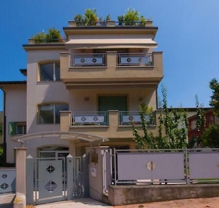 Luxury Apartment Garda Lake Desenzano del Garda Exterior photo